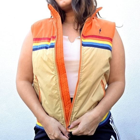 Vintage 1980s Lightning Bolt Vest / Retro Striped Rainbow Puffer Snow Vest - Picture 2 of 10